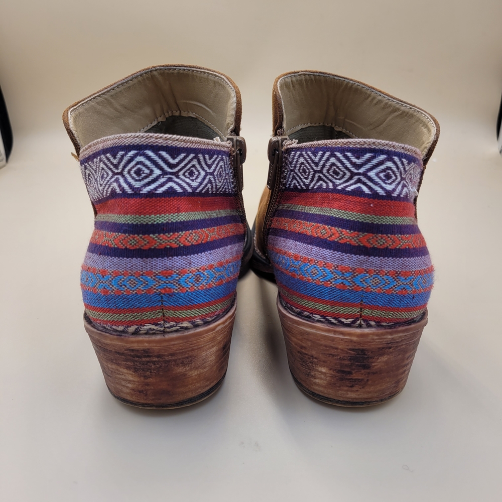 Roper Brown Sedona Ankle Boots Aztec Heel Snip Toe Faux Leather Womens Size 6.5 - Picture 4 of 7